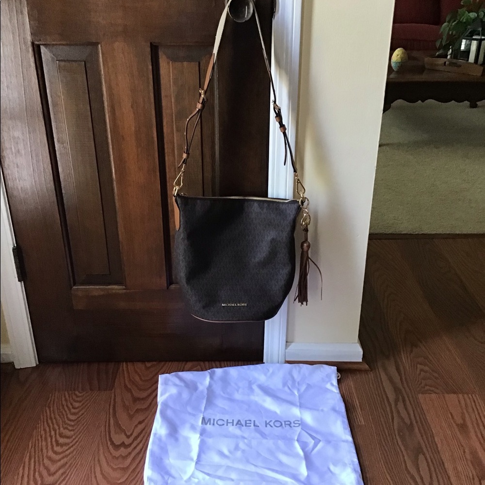 Michael Kors brown bucket bag crossbody